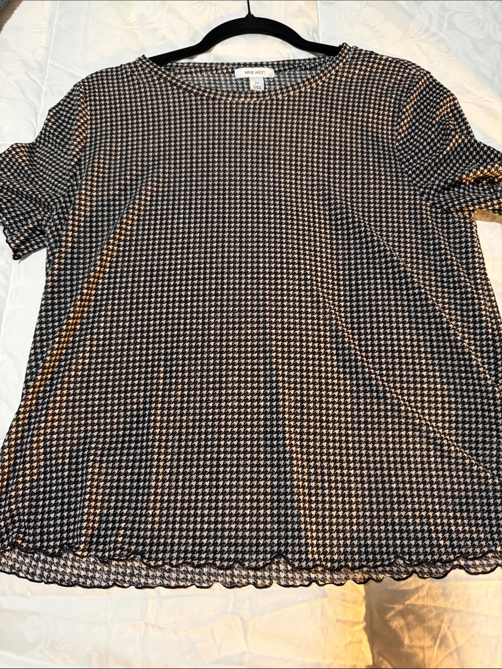 Nine West Black and White Houndstooth Short Sleeve Tee